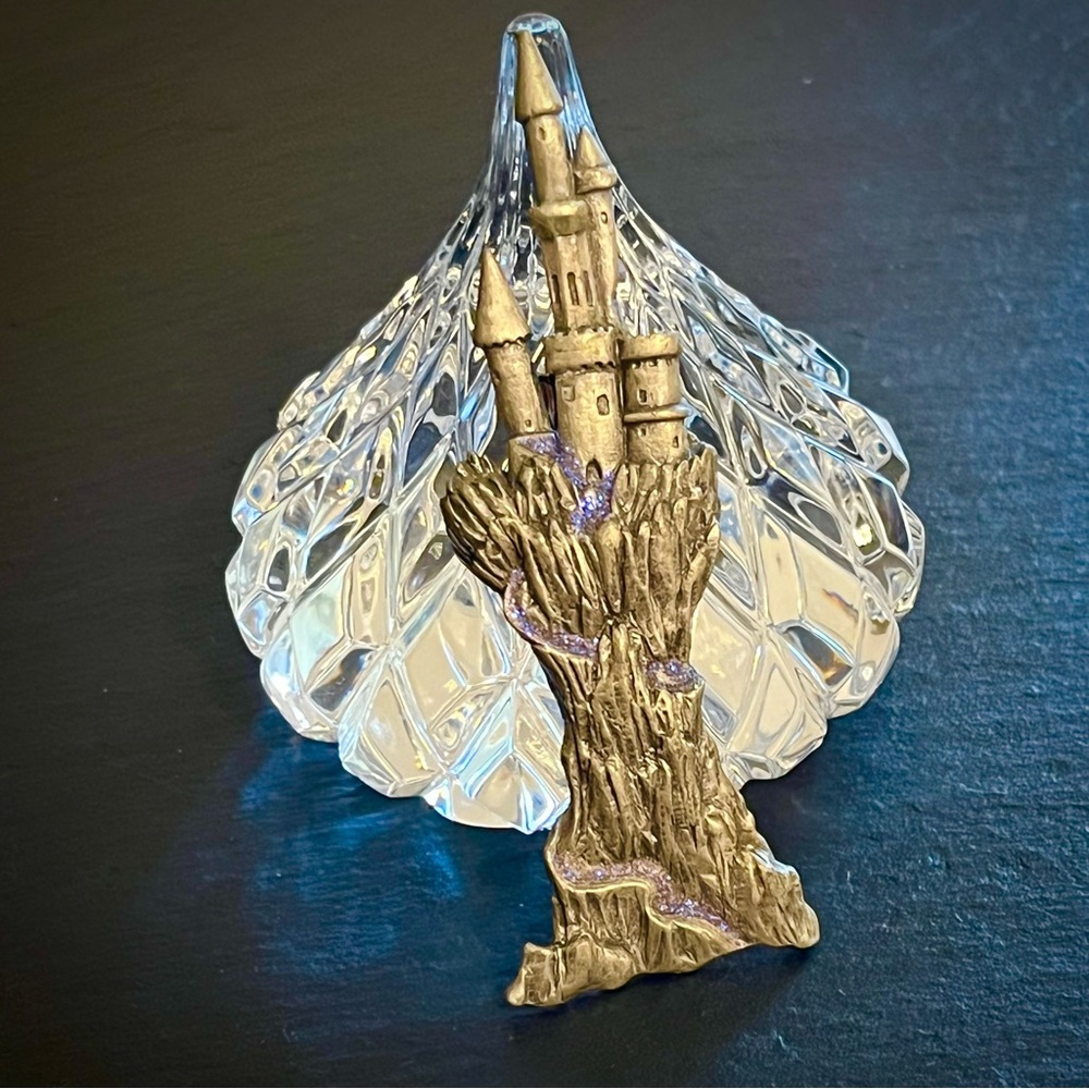 Vintage JJ Jonette Marked Jewelry Pewter Castle Glitter Accent Brooch - Picture 3 of 10